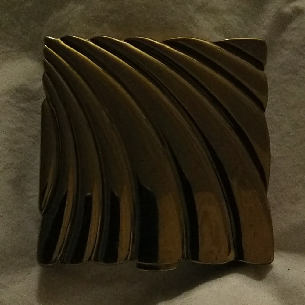 Vintage 40's Volupte High Tide Brass Compact